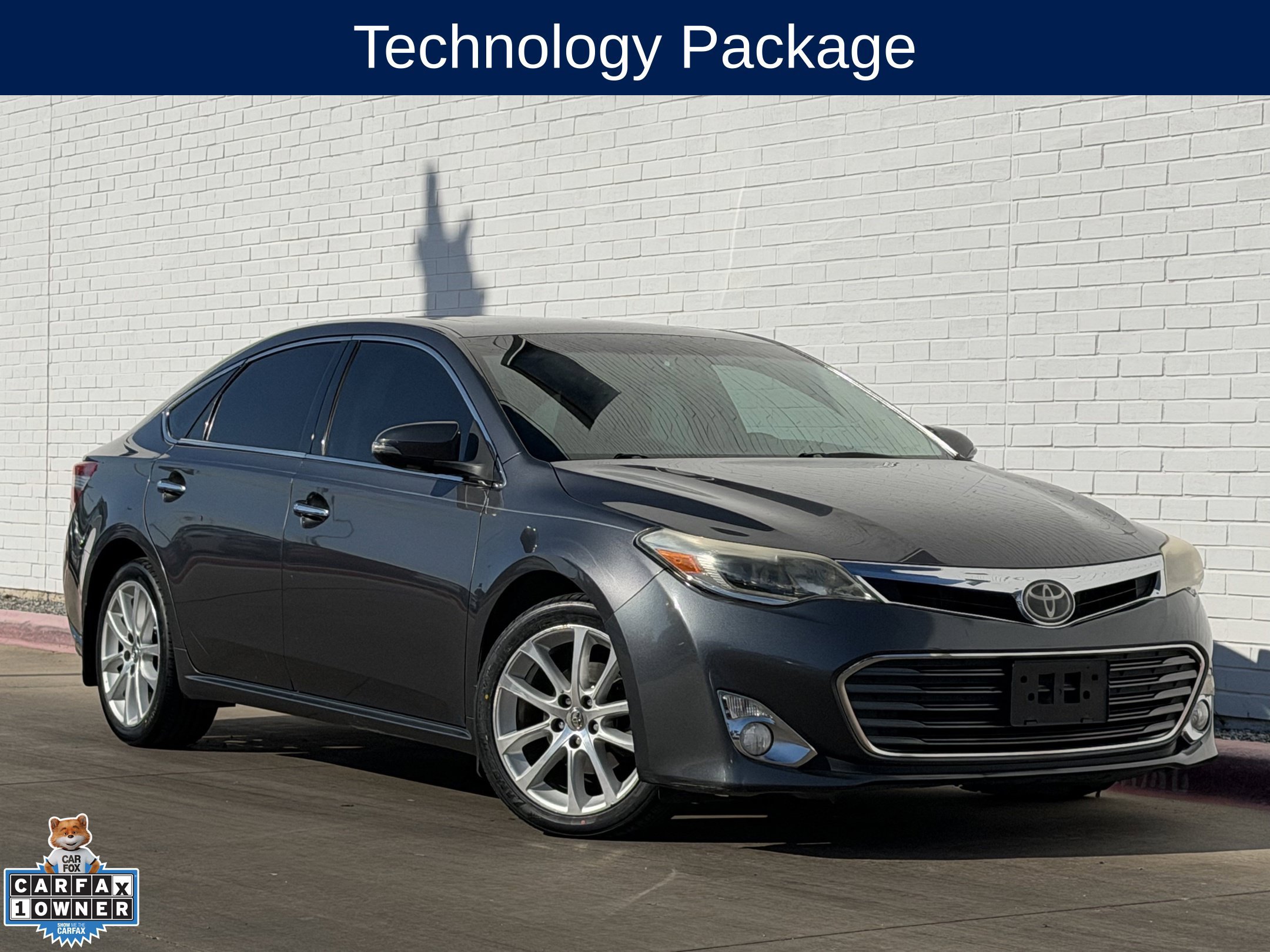 Used 2014 Toyota Avalon Limited w/ Technology Package FWD image 2