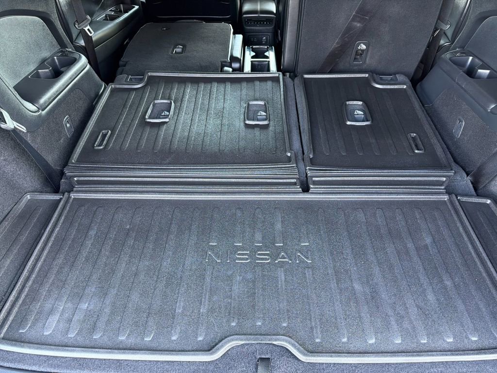 Used 2023 Nissan Pathfinder Platinum FWD image 15