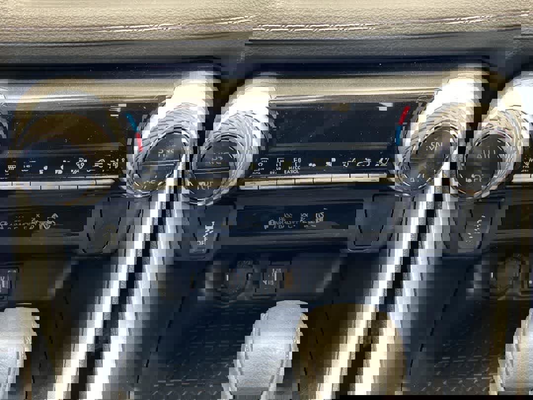 Used 2024 Toyota RAV4 XLE image 21