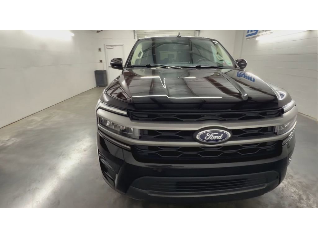Used 2024 Ford Expedition Max XLT RWD image 3