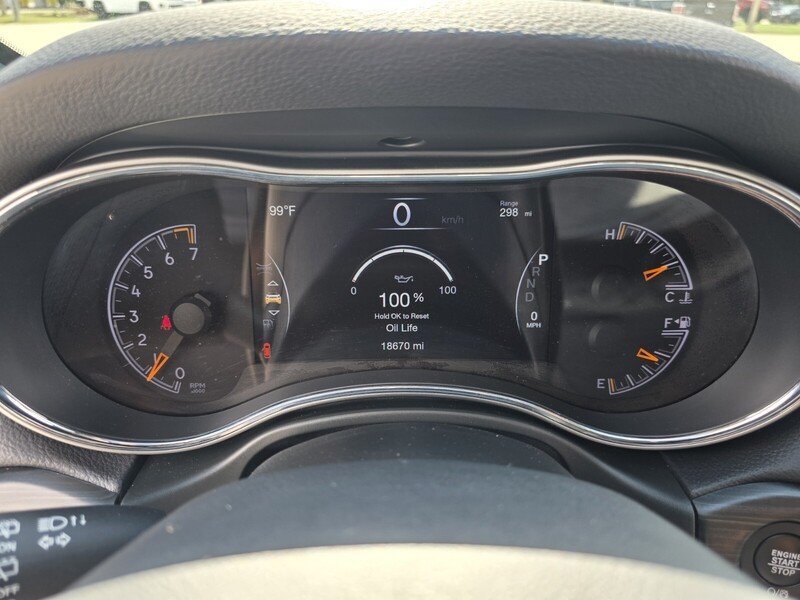 Certified 2022 Jeep Grand Cherokee Laredo E RWD image 33