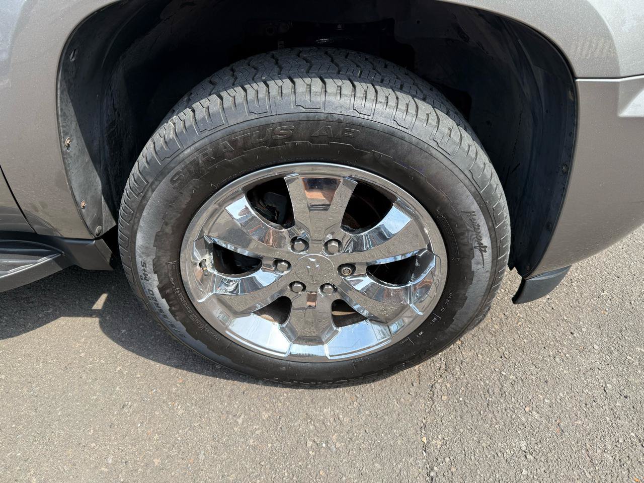 Used 2008 Chevrolet Suburban LTZ w/ LTZ Preferred Equipment Group AWD/4WD image 38