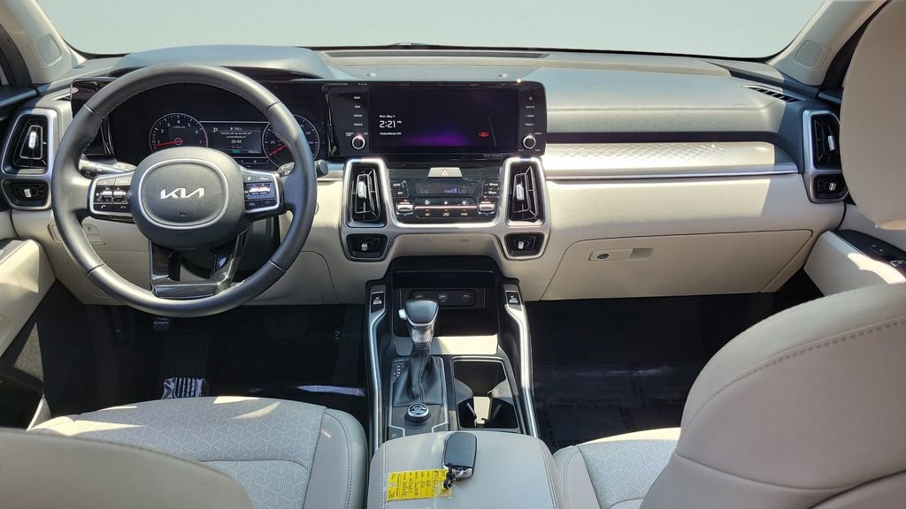 Used 2022 Kia Sorento S w/ Panoramic Sunroof Package FWD image 10