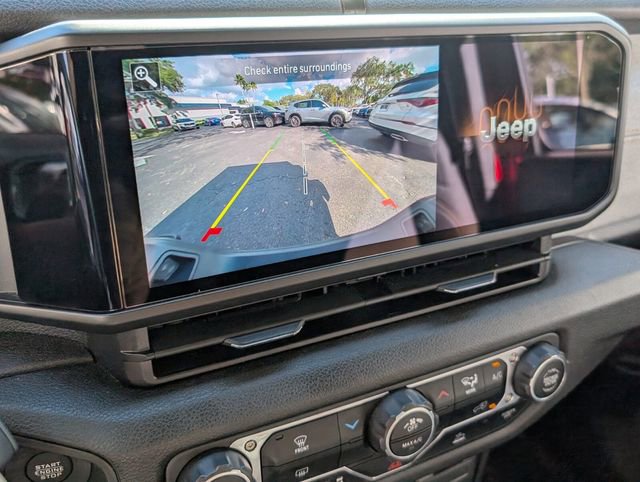 Used 2024 Jeep Gladiator Sport image 23