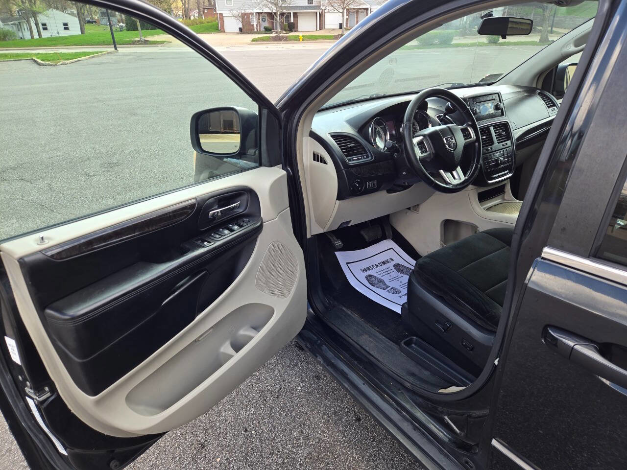 Used 2012 Dodge Grand Caravan Crew FWD image 17