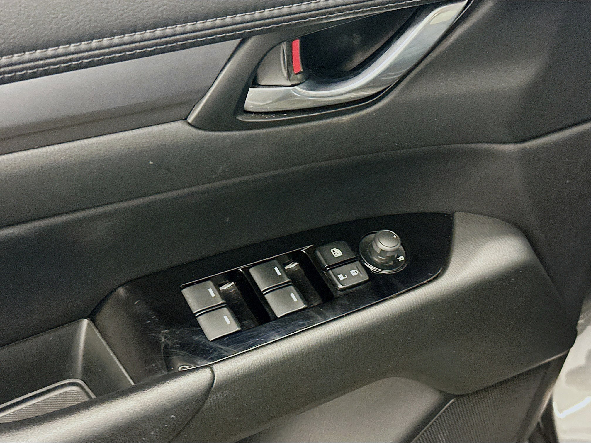 Used 2025 MAZDA CX-5 AWD 2.5 S w/ Select Package image 15