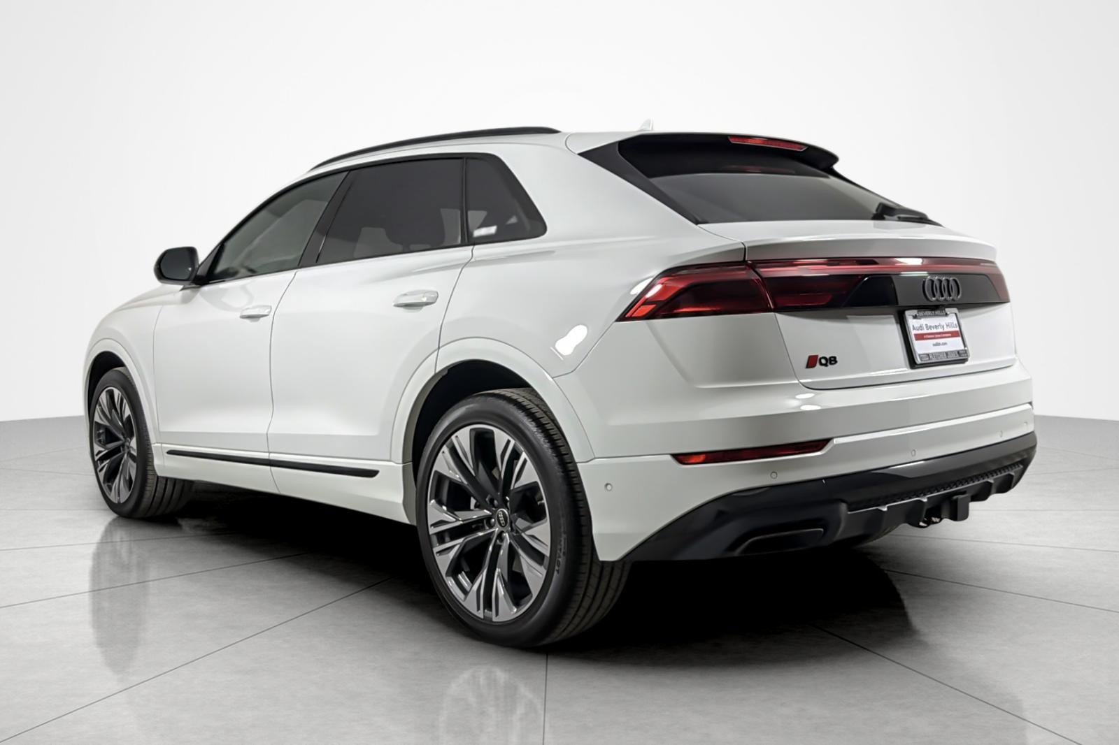 Used 2025 Audi Q8 Premium Plus w/ Premium Plus Package AWD/4WD image 3
