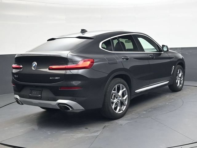 Used 2025 BMW X4 xDrive30i AWD/4WD image 4