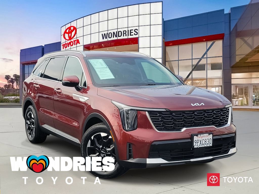 Used 2025 Kia Sorento S image 1
