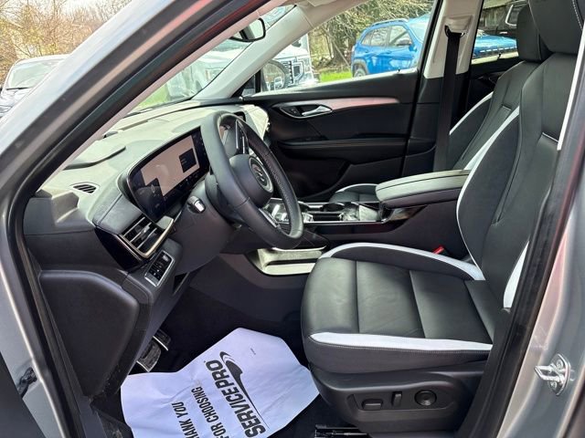 Used 2025 Buick Envision Sport Touring image 9