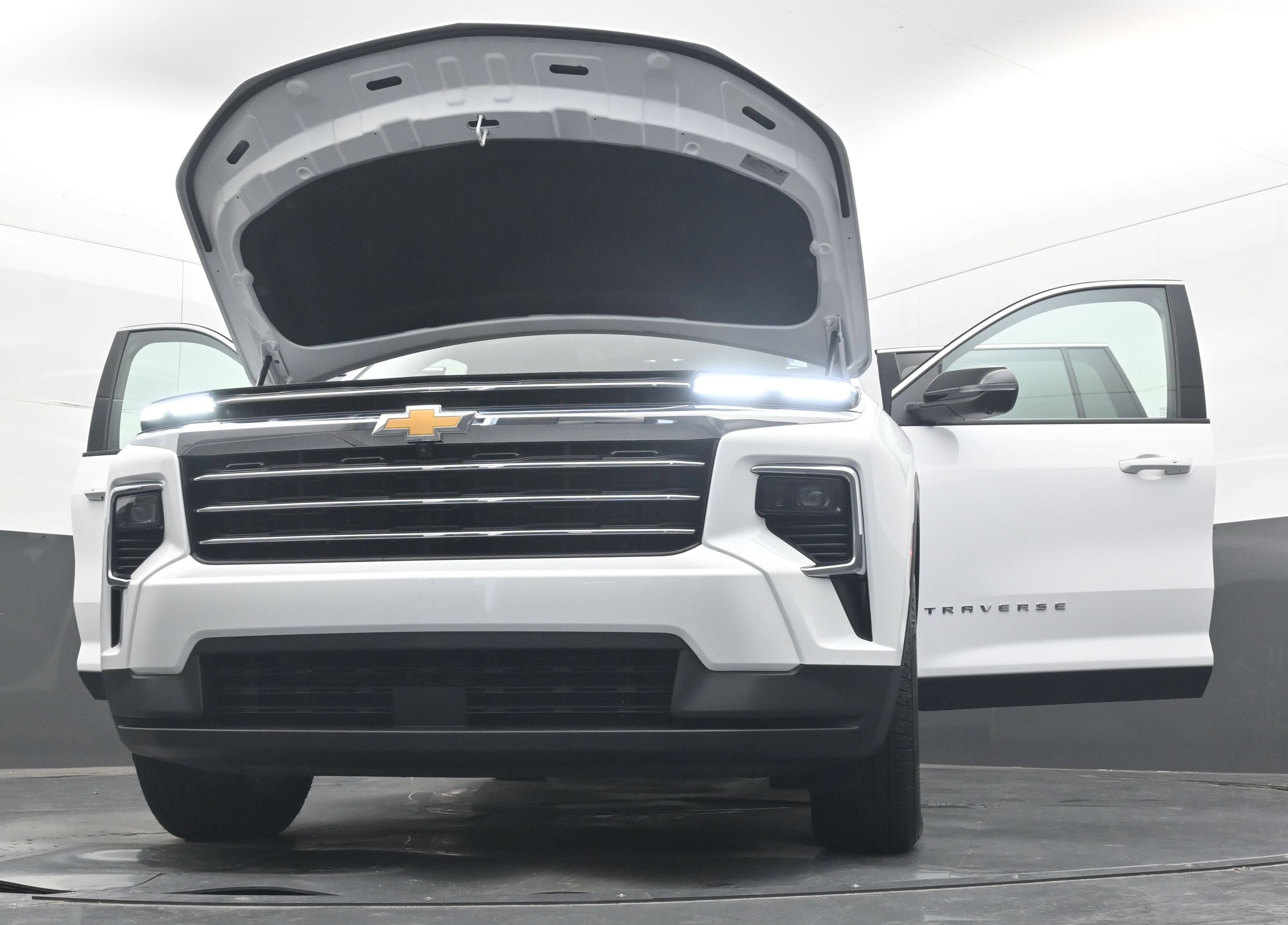 Certified 2026 Chevrolet Traverse LT w/ Driver Confidence Package FWD image 46