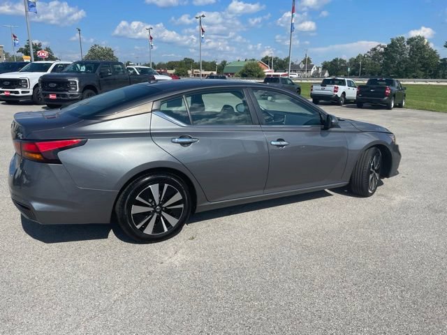 Used 2022 Nissan Altima 2.5 SV FWD image 12