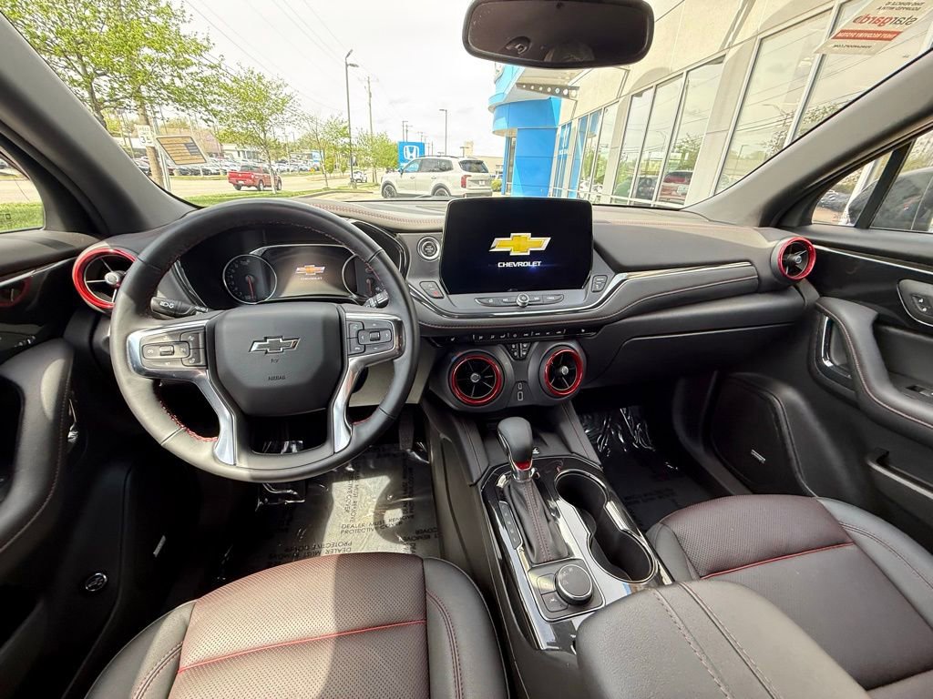 Used 2025 Chevrolet Blazer RS FWD image 6
