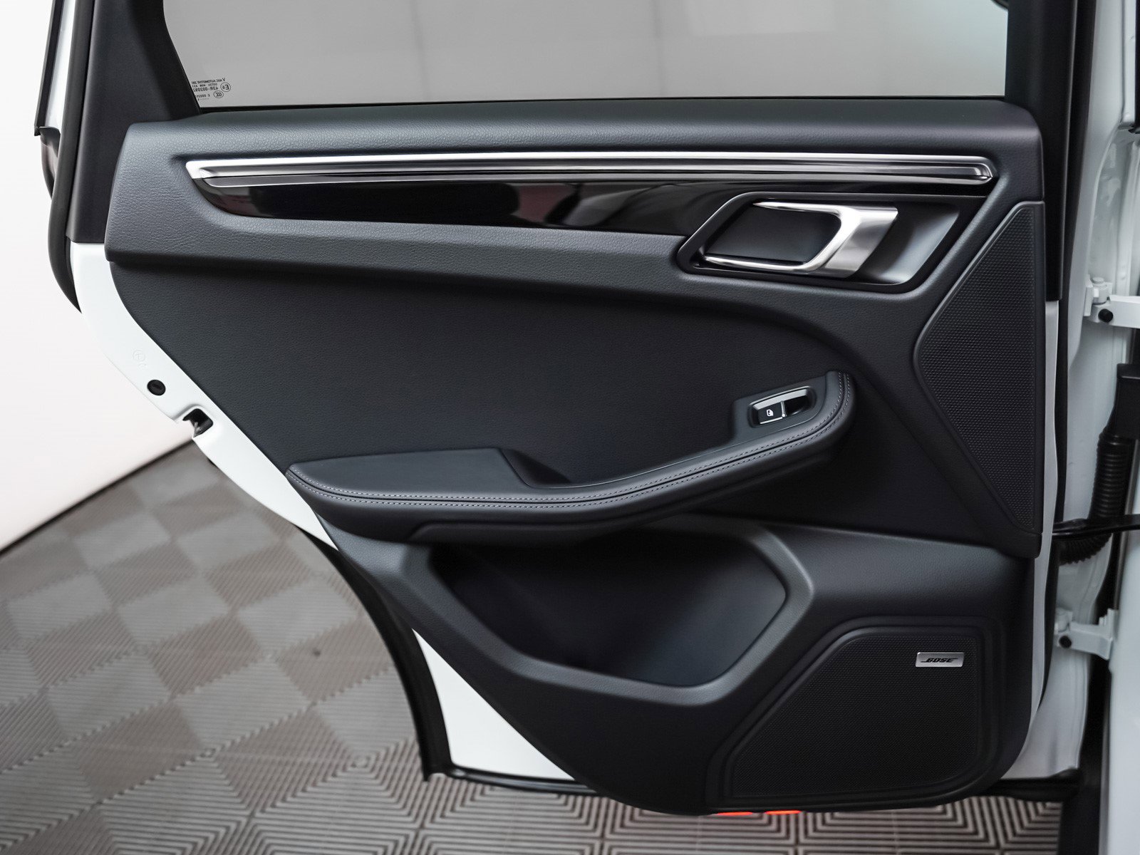 Used 2025 Porsche Macan Turbo image 26