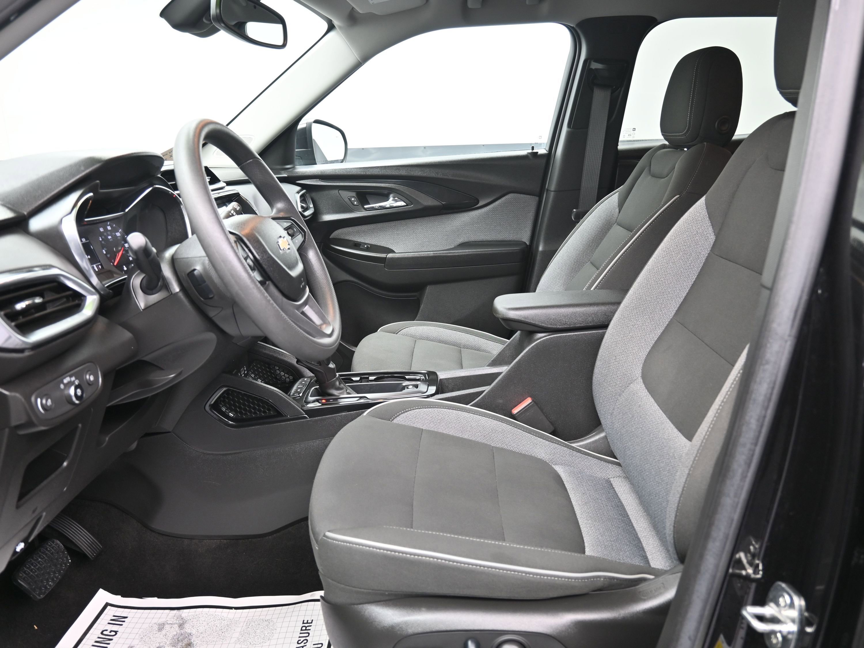 Used 2023 Chevrolet TrailBlazer LT w/ Convenience Package image 18