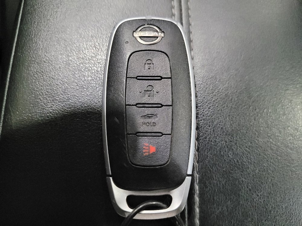 Used 2025 Nissan Sentra SV FWD image 32
