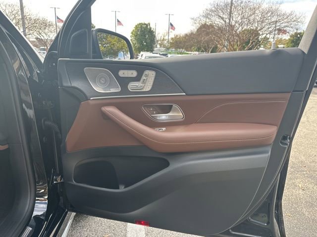 Used 2025 Mercedes-Benz GLS 450 4MATIC image 38