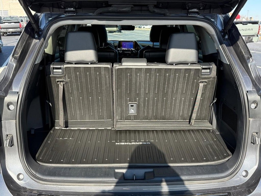 Certified 2024 Toyota Highlander XLE image 4