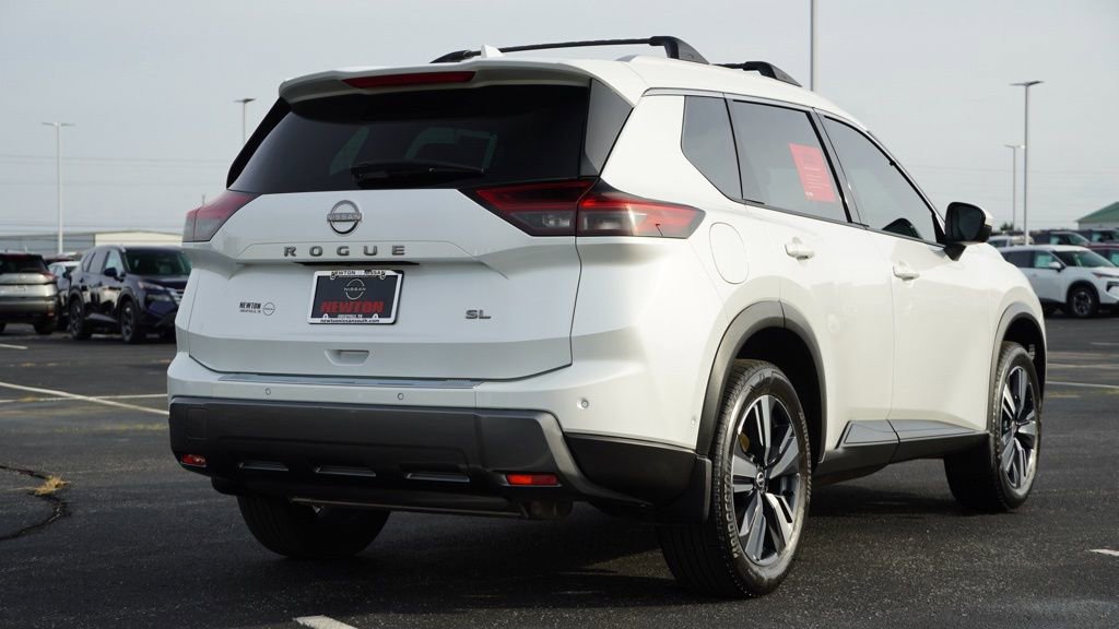 Used 2024 Nissan Rogue SL w/ SL Premium Package image 5