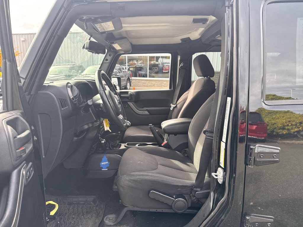Used 2015 Jeep Wrangler Unlimited Sport AWD/4WD image 4