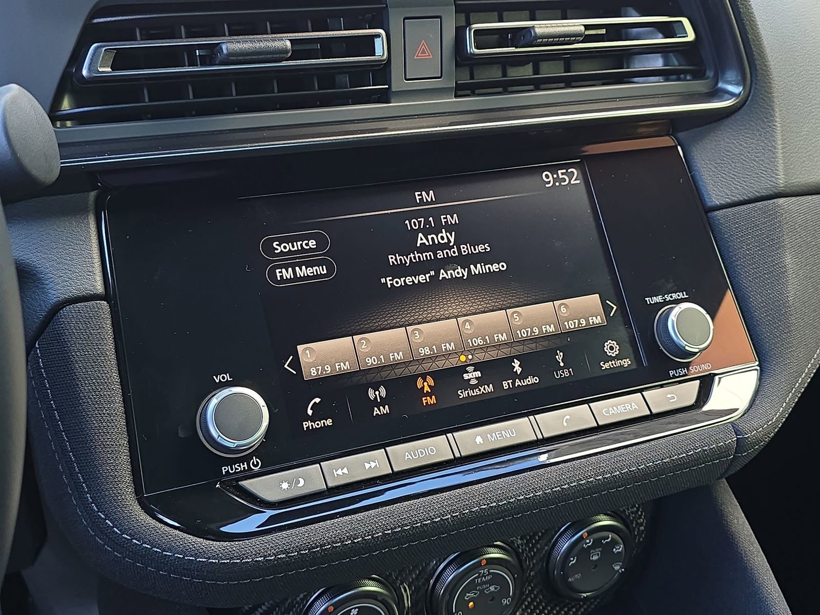 Used 2025 Nissan Z Sport w/ Floor Mat Package image 24