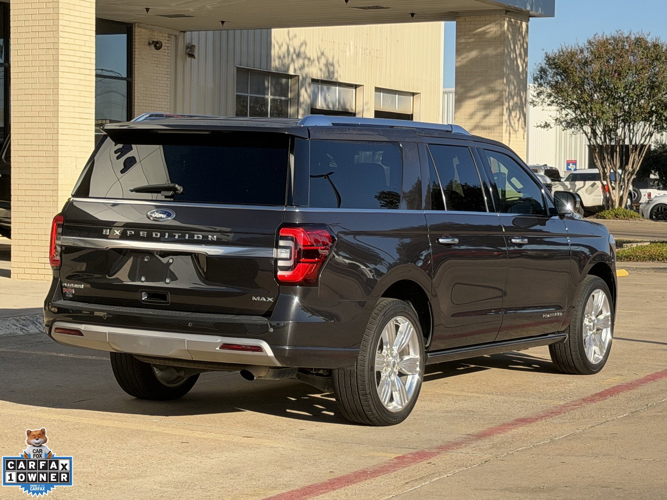 Used 2023 Ford Expedition Max Platinum AWD/4WD image 4