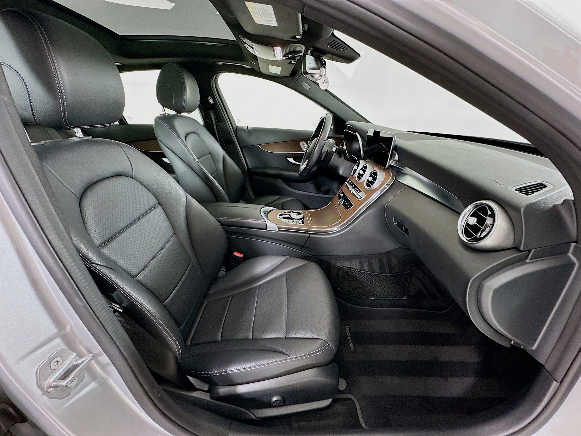 Used 2021 Mercedes-Benz C 300 Sedan image 30