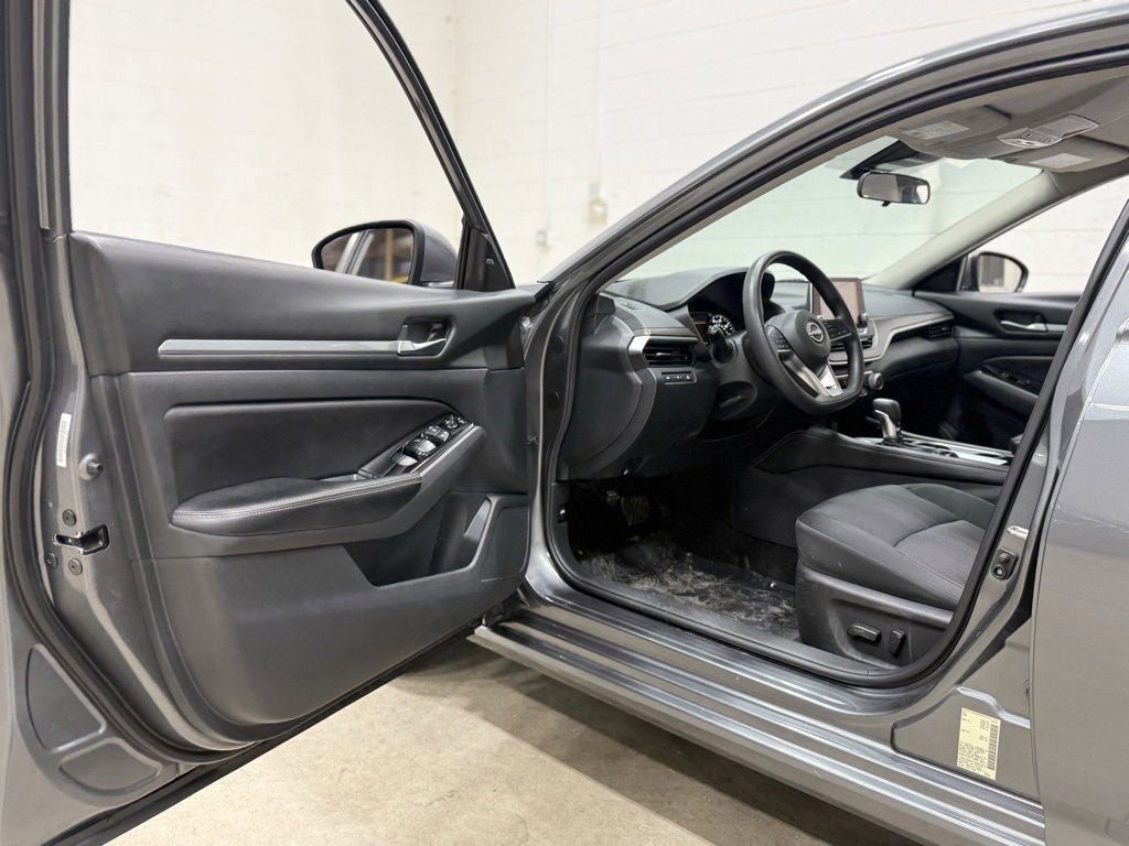 Used 2023 Nissan Altima 2.5 SV image 19