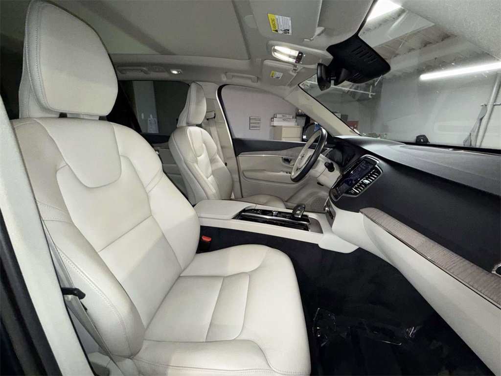 Used 2023 Volvo XC90 T8 Plus image 14