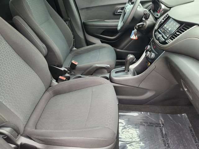 Used 2020 Chevrolet Trax LS FWD image 19