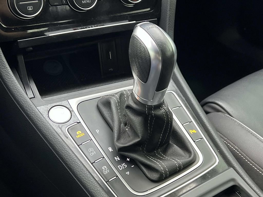 Used 2019 Volkswagen Golf R 4-Door image 20