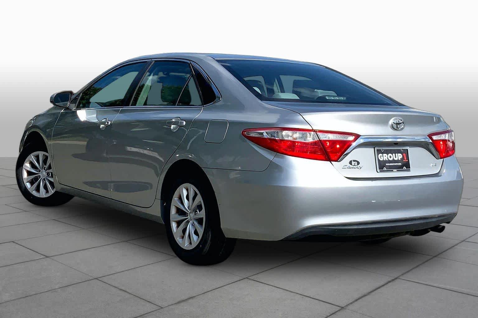 Used 2016 Toyota Camry LE FWD image 12