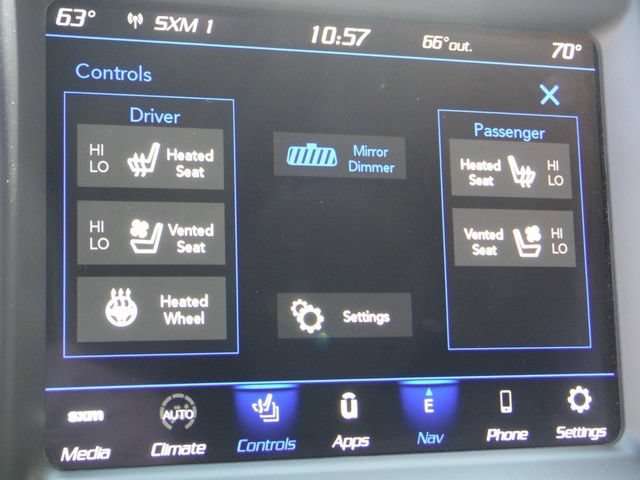 Certified 2023 Chrysler 300 C RWD image 31