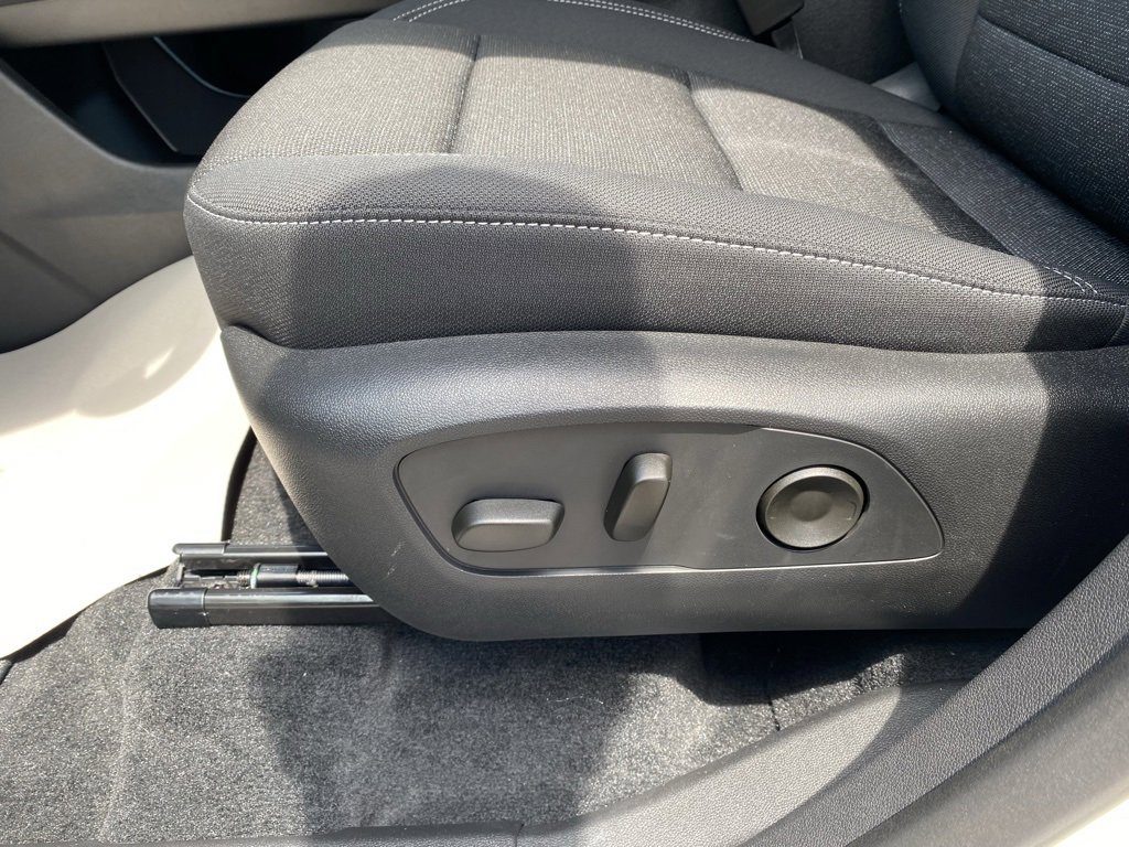 New 2025 Chevrolet Traverse LT image 11