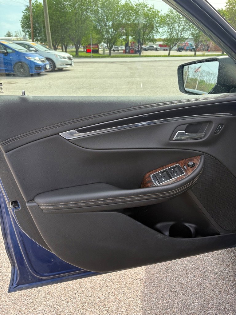 Used 2014 Chevrolet Impala LT w/ Convenience Package image 10