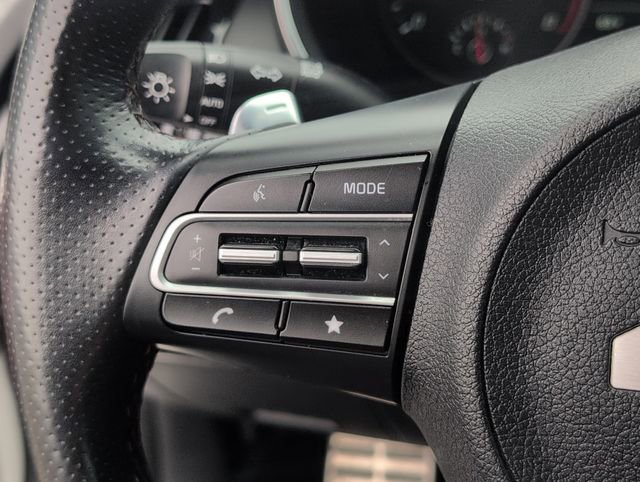 Used 2023 Kia Stinger GT2 w/ Red Interior Color Package image 27