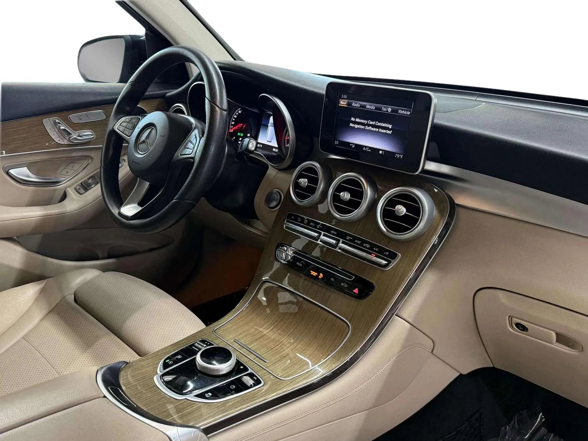 Used 2018 Mercedes-Benz GLC 300 w/ Premium Package image 20