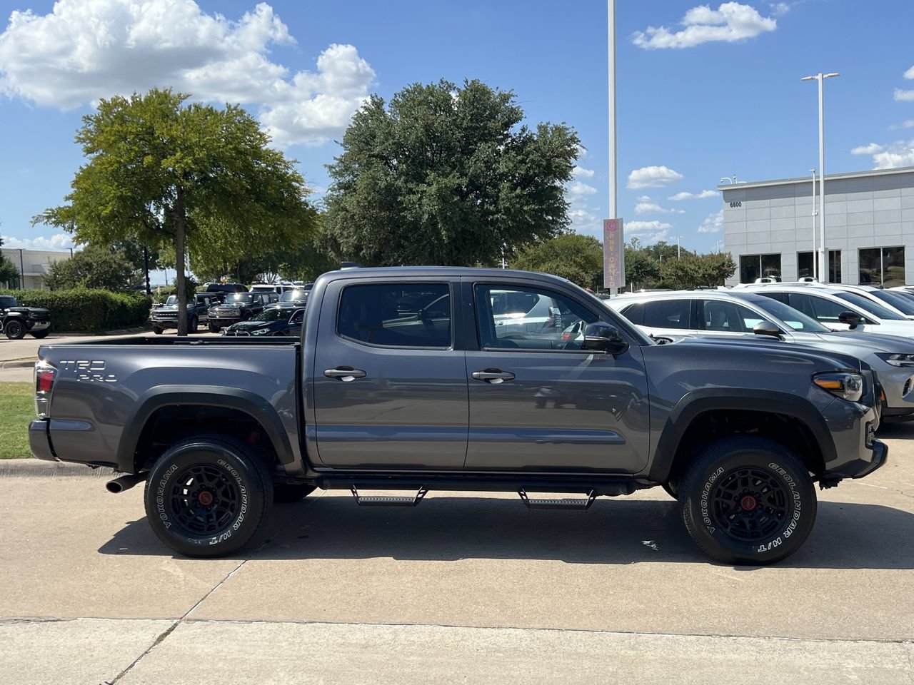 Used 2022 Toyota Tacoma TRD Pro AWD/4WD image 3