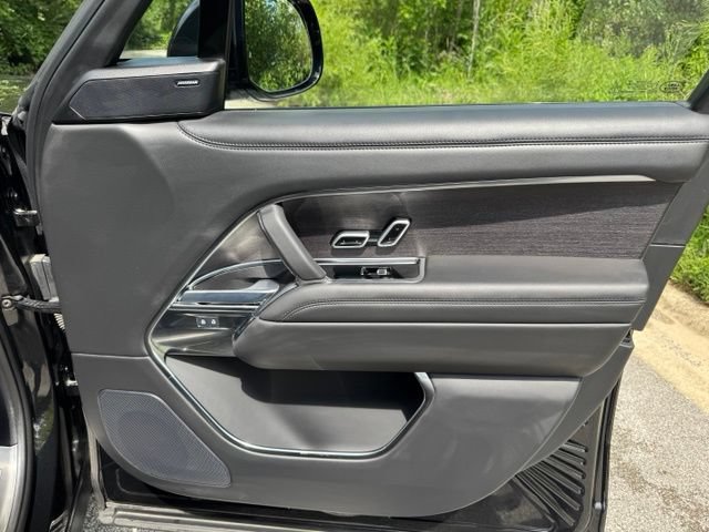 Certified 2025 Land Rover Range Rover SE AWD/4WD image 18