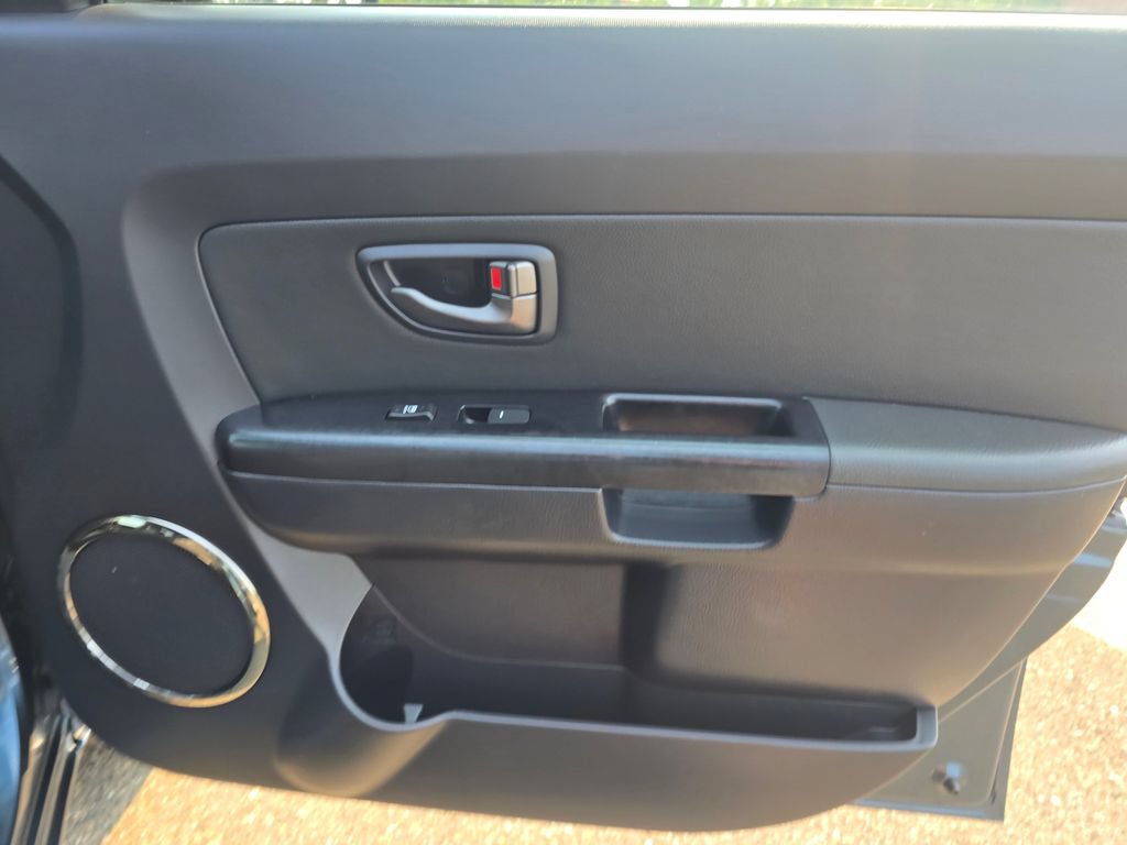 Used 2011 Kia Soul + w/ Audio Pkg FWD image 19