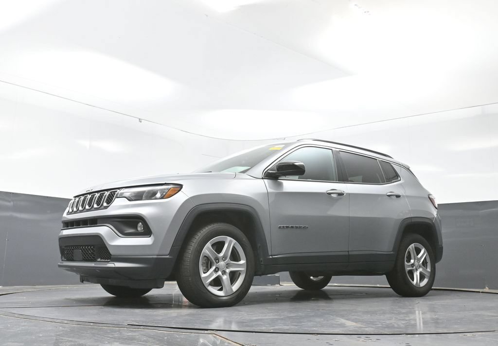Used 2024 Jeep Compass Latitude AWD/4WD image 53