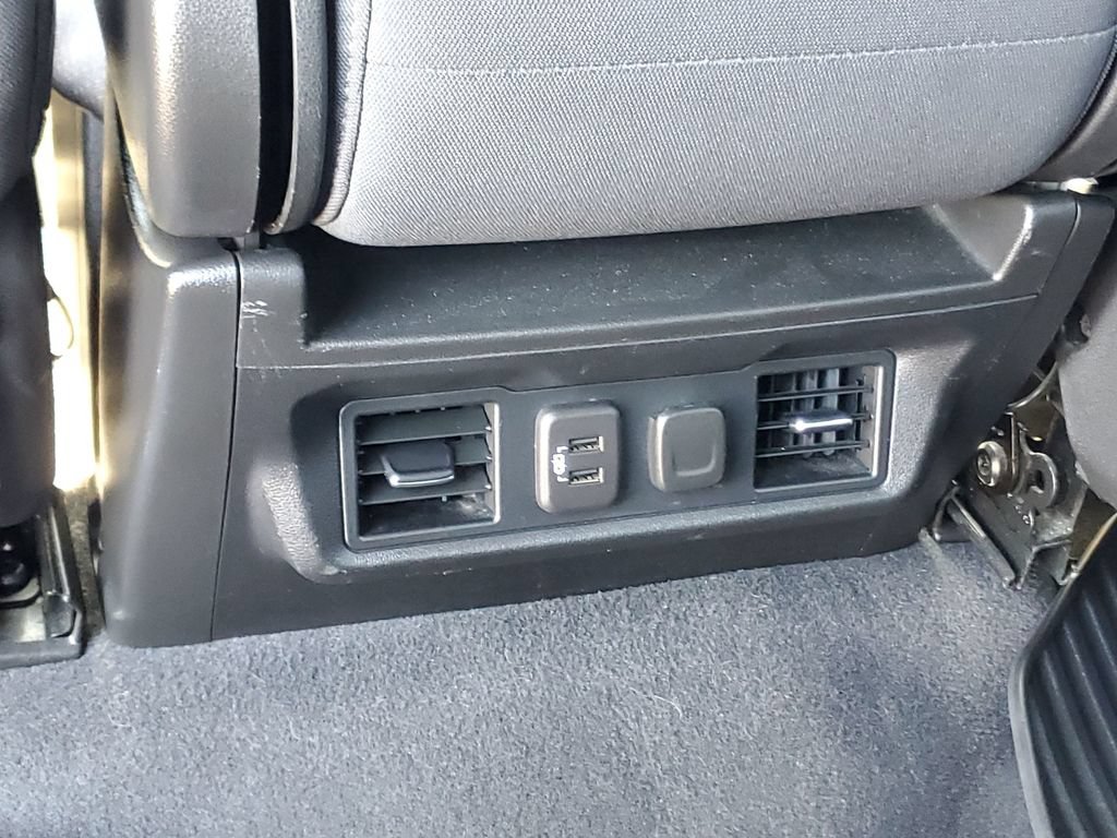 Used 2022 Chevrolet Silverado 1500 LT RWD image 20