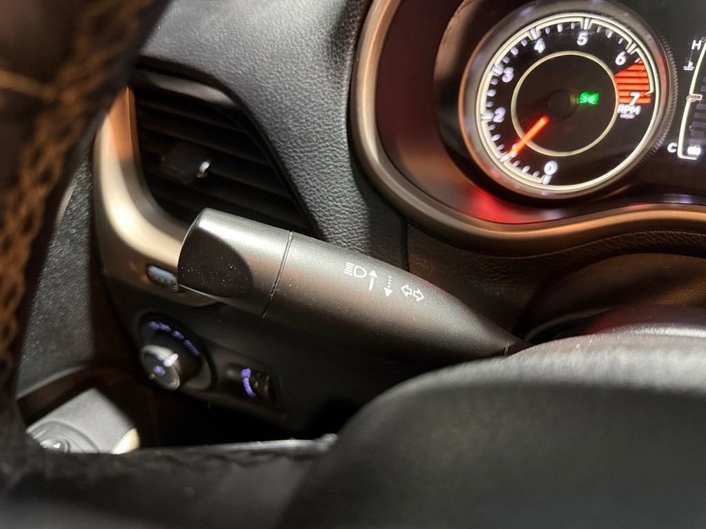 Used 2018 Jeep Cherokee Latitude w/ Cold Weather Group image 34