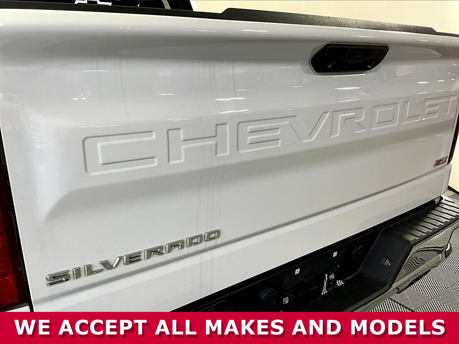 Used 2023 Chevrolet Silverado 1500 LT AWD/4WD image 24