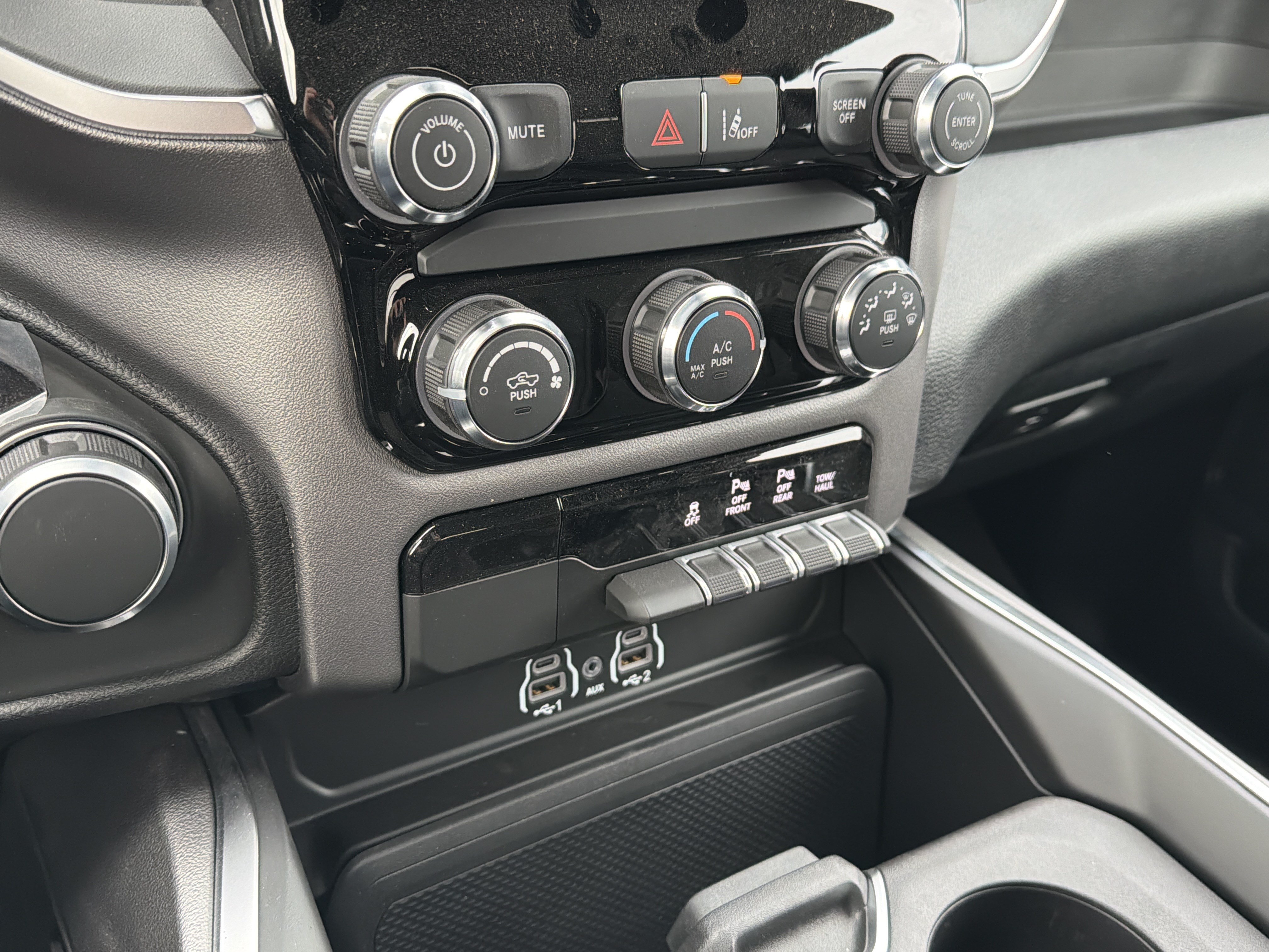 New 2026 RAM 1500 Tradesman AWD/4WD image 23