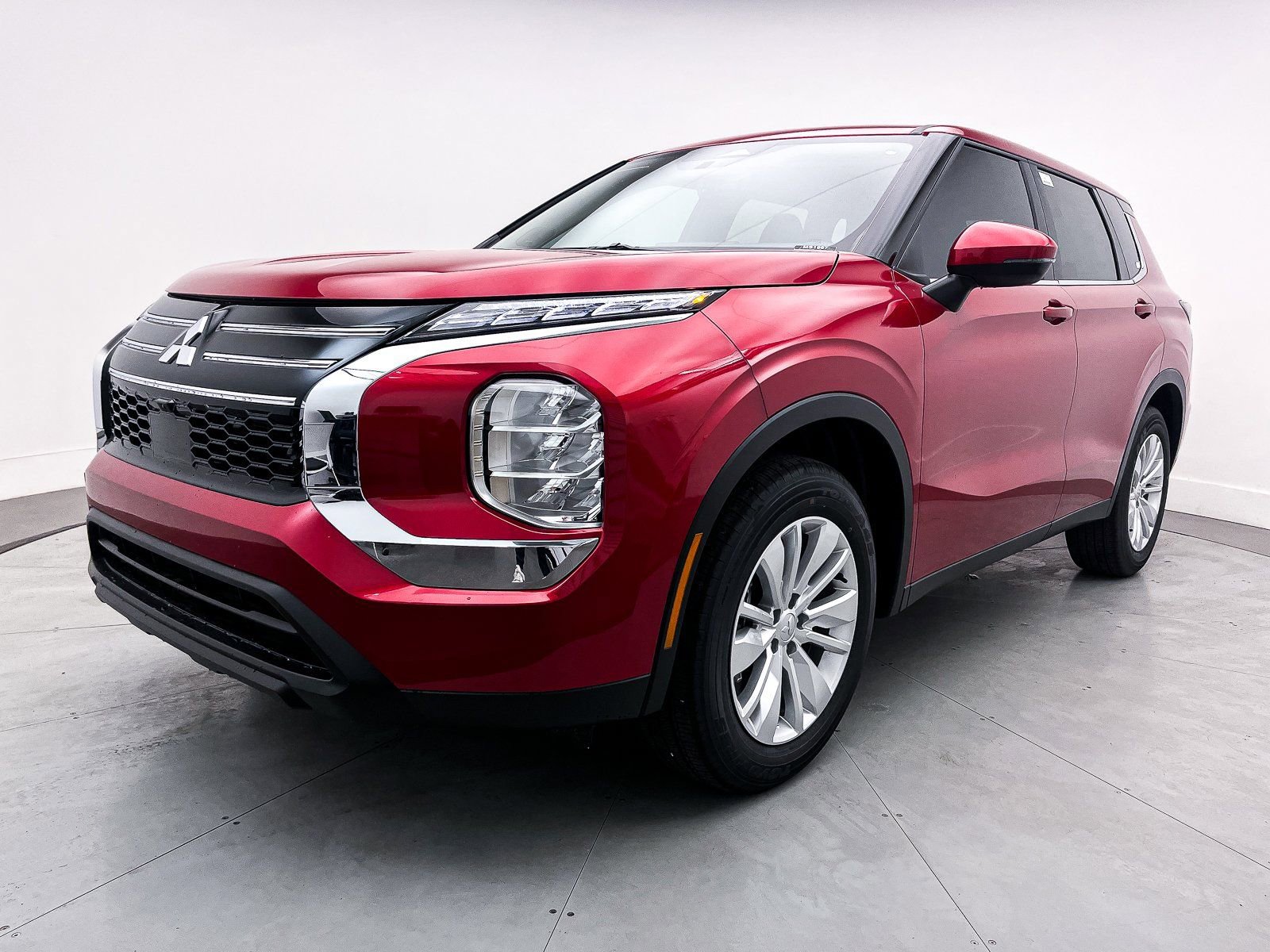 New 2025 Mitsubishi Outlander ES image 3