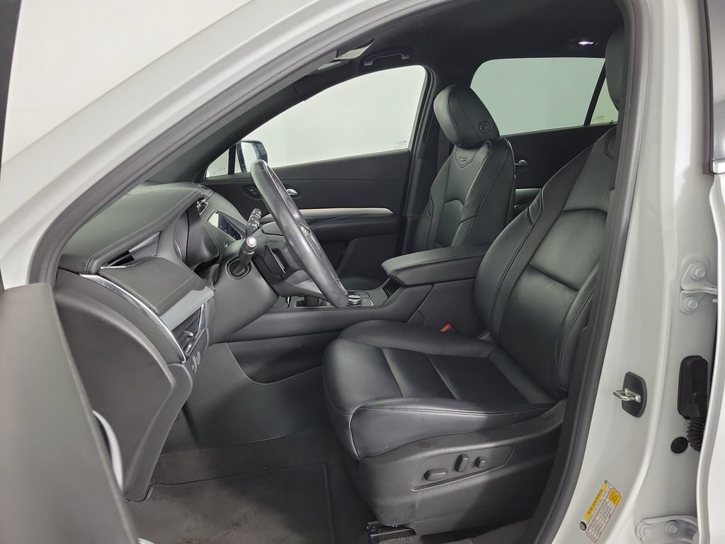 Used 2023 Cadillac XT4 Premium Luxury FWD image 17