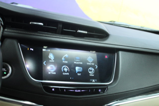 Used 2018 Cadillac XT5 AWD image 18