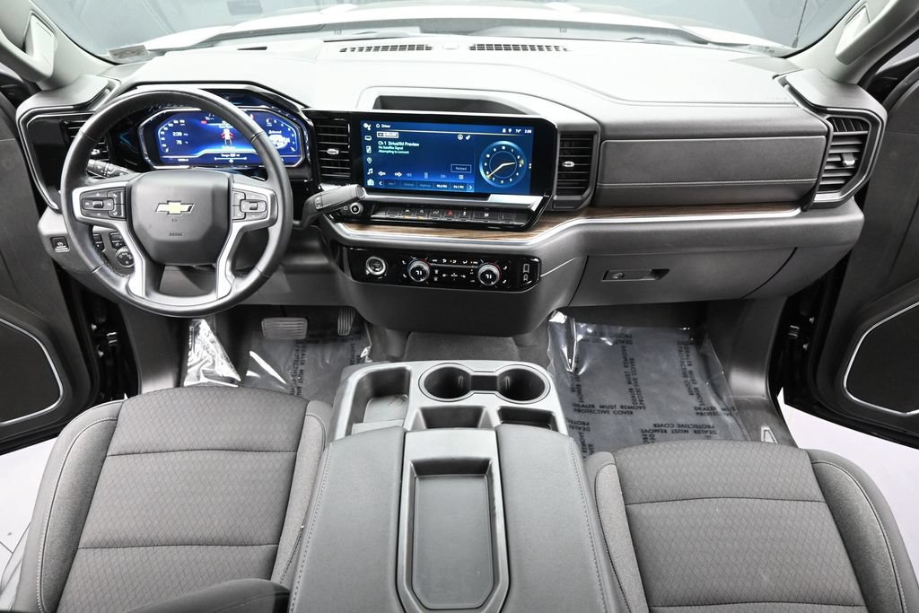 Used 2023 Chevrolet Silverado 1500 LT AWD/4WD image 16