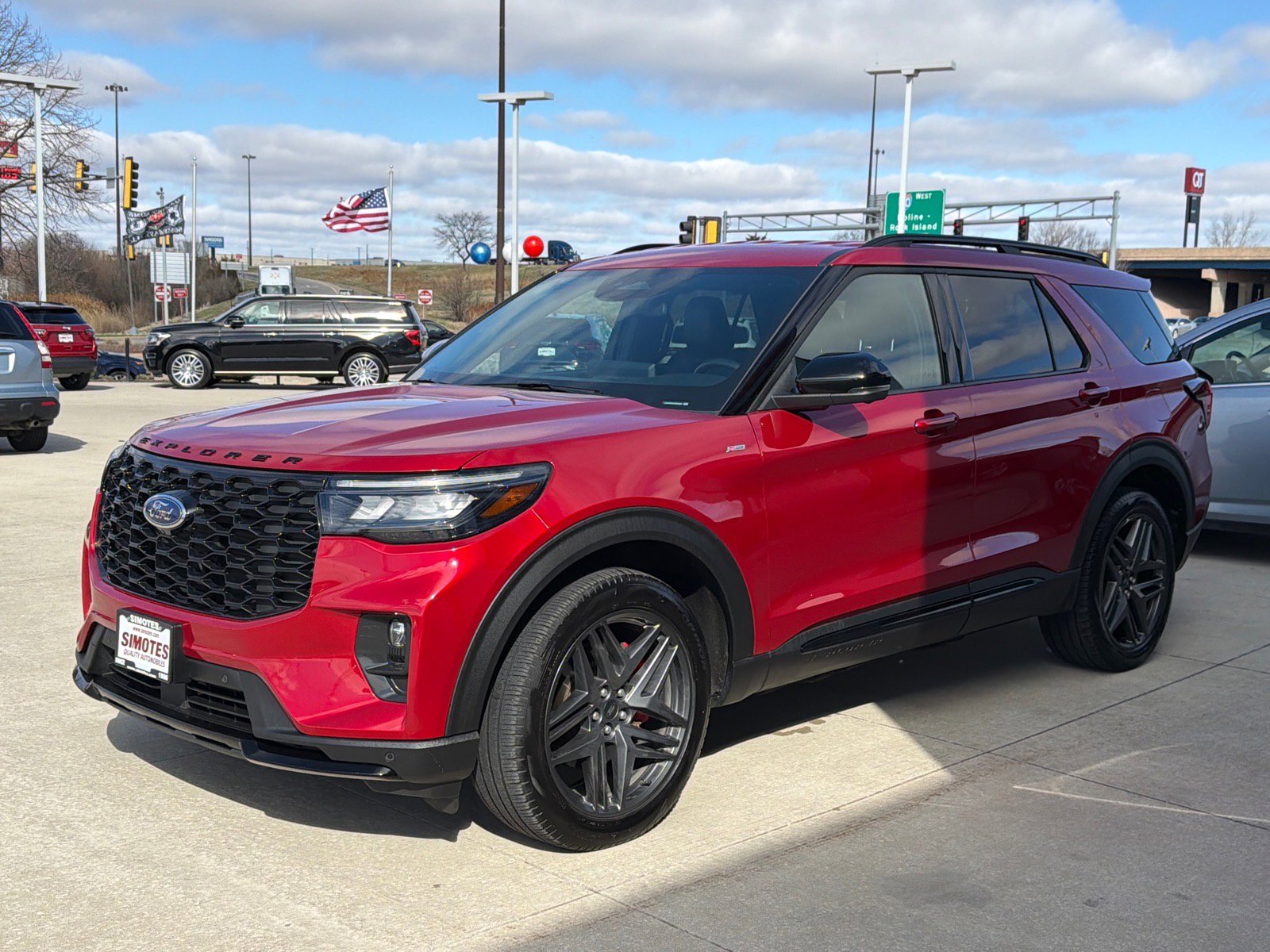 Used 2025 Ford Explorer ST-Line w/ ST-Line Street Pack image 4